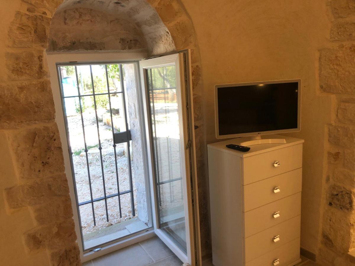 Trullo Dell' Edera Con Piscina Privata Apartment Alberobello Exterior foto