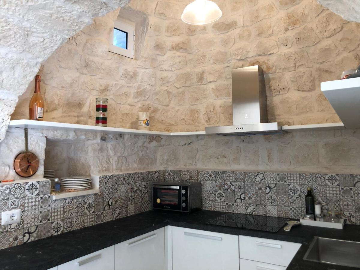 Trullo Dell' Edera Con Piscina Privata Apartment Alberobello Exterior foto