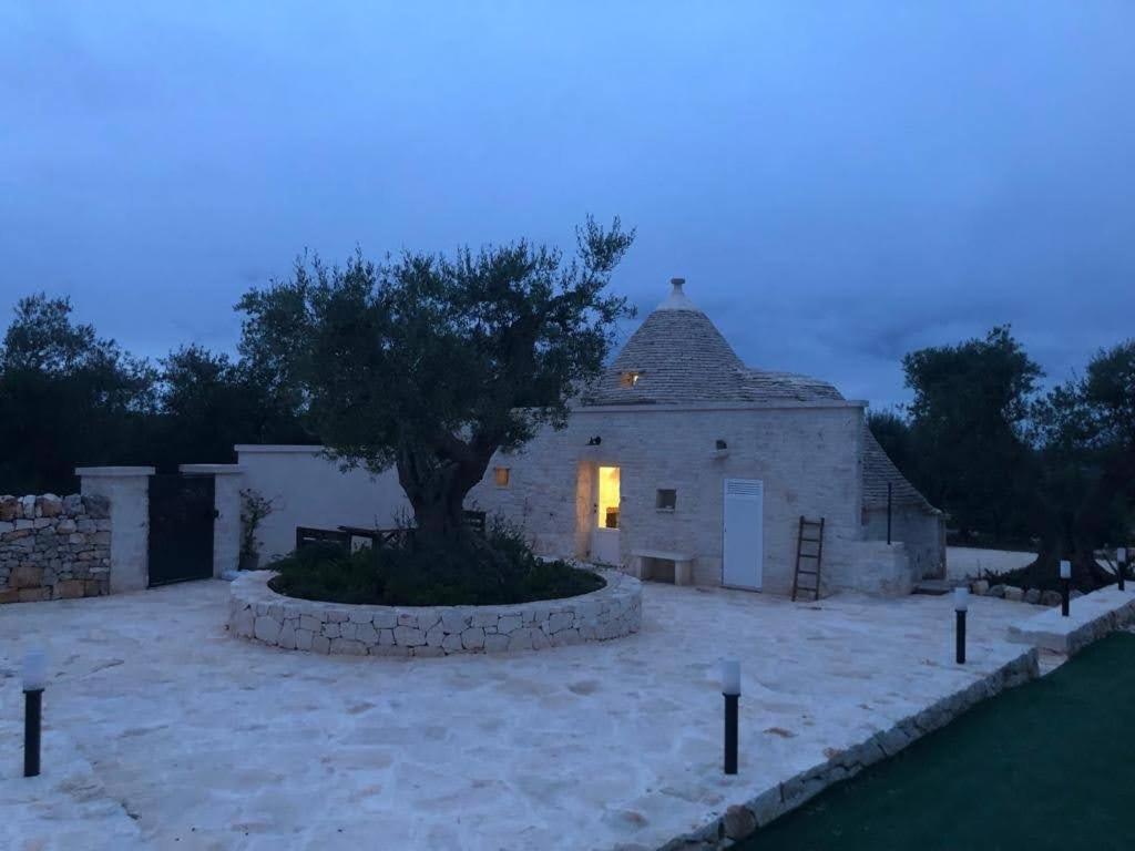 Trullo Dell' Edera Con Piscina Privata Apartment Alberobello Exterior foto